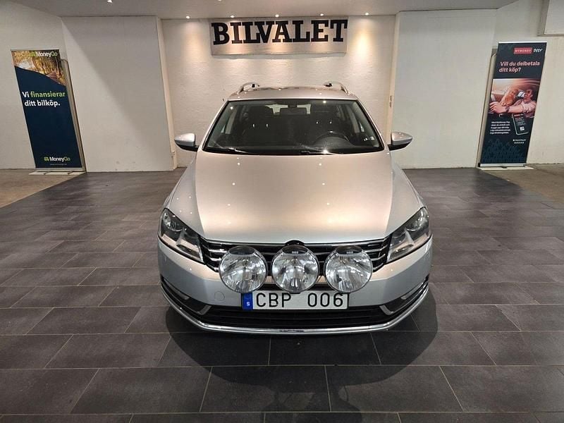 Silver Begagnad 2014 VW Passat Kombi | 89 900 kr (Marknadspris) - Bild 1/4