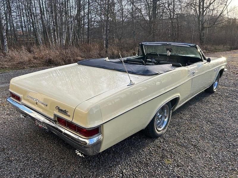 Gul Begagnad 1966 Chevrolet Impala Sedan | 310 000 kr - Bild 1/4