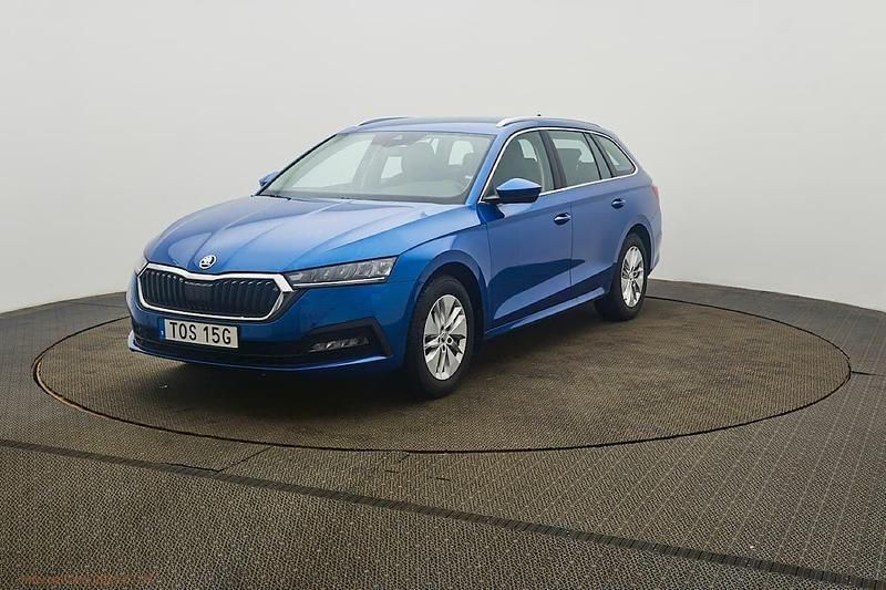 Blå Begagnad 2023 Skoda Octavia Ambition Kombi | 239 900 kr (Bra pris) - Bild 1/4