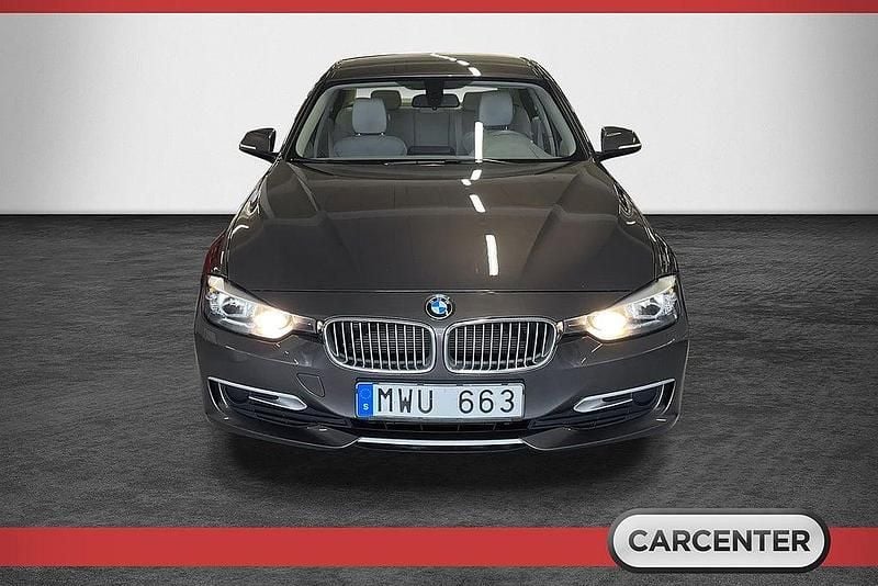 Begagnad BMW 320 184 HK (135 kW) 2012 Brun Sedan
