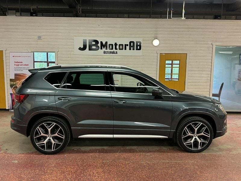 Grå Begagnad 2019 Seat Ateca 4Drive SUV | 199 000 kr (Marknadspris) - Bild 1/4