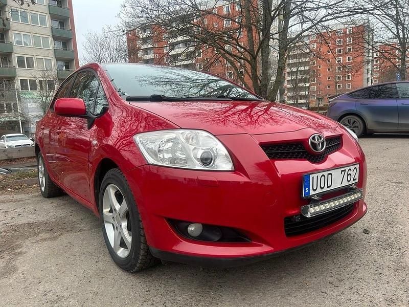 Begagnad 2009 Toyota Auris Halvkombi | 49 000 kr (Bra pris) - Bild 1/4