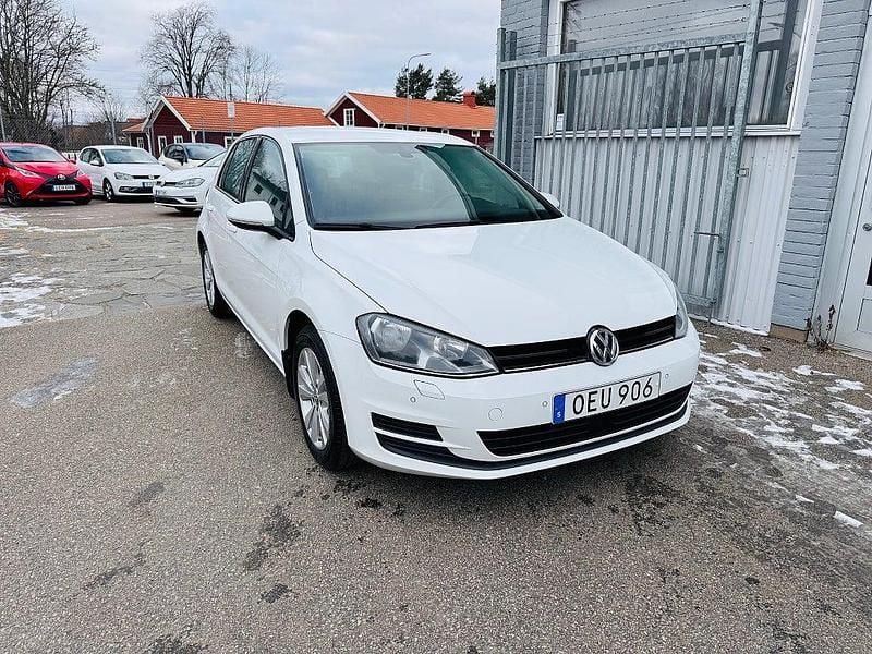 Begagnad VW Golf VII 125 HK (91 kW) 2016 Vit Halvkombi
