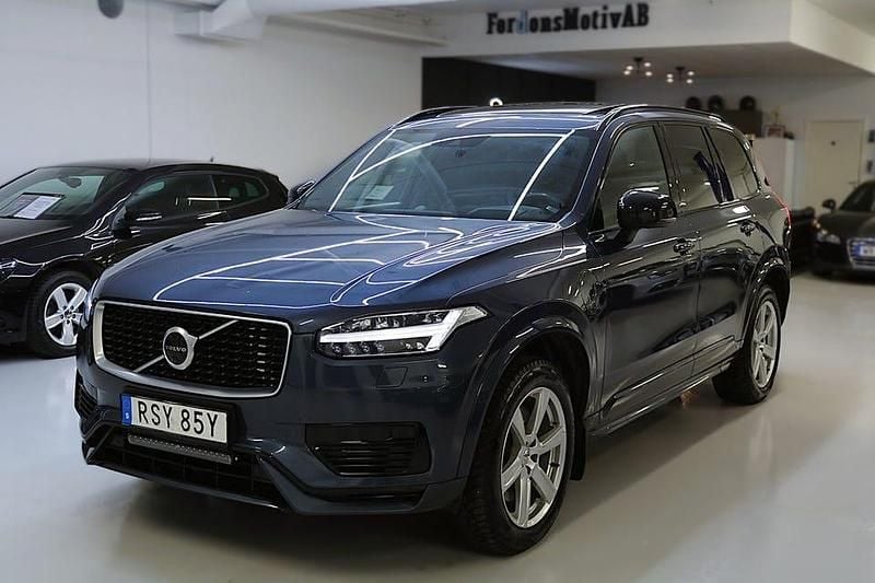 Blå Begagnad 2020 Volvo XC90 R-Design SUV | 419 900 kr (Bra pris) - Bild 1/4