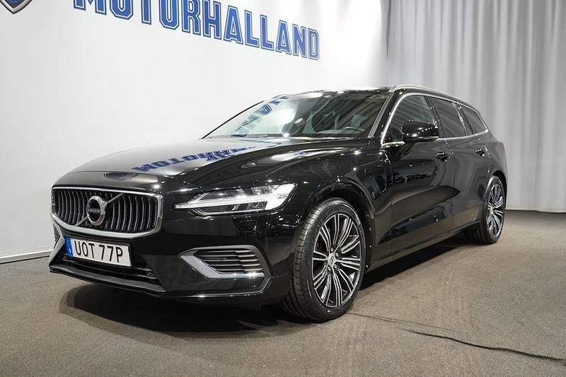 Begagnad Volvo V60 340 HK (250 kW) 2021 Svart Kombi