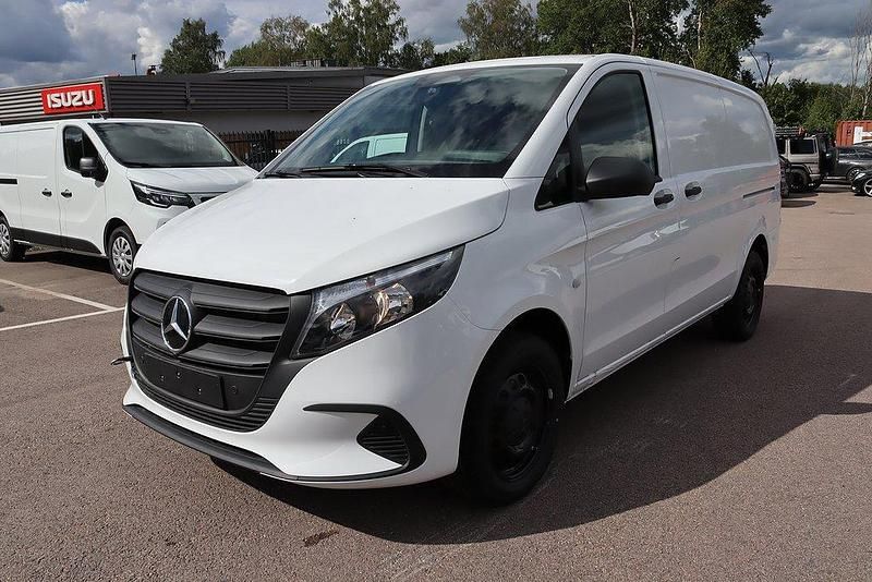Vit Ny 2025 Mercedes Vito Minibuss | 621 250 kr (Dyr) - Bild 1/4