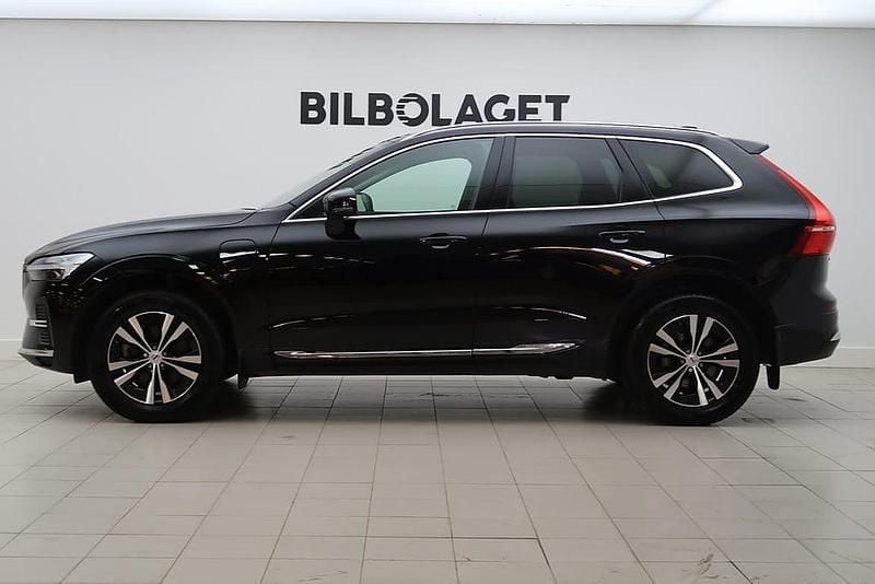 Begagnad Volvo XC60 Core 350 HK (257 kW) 2022 Svart SUV