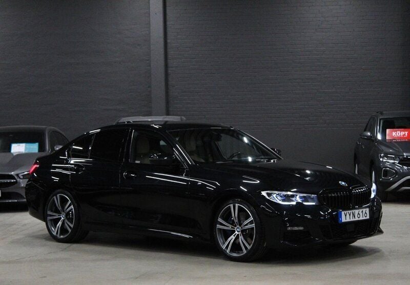 Svart Begagnad 2019 BMW 330 M Sport Sedan | 369 900 kr (Lite dyr) - Bild 1/4