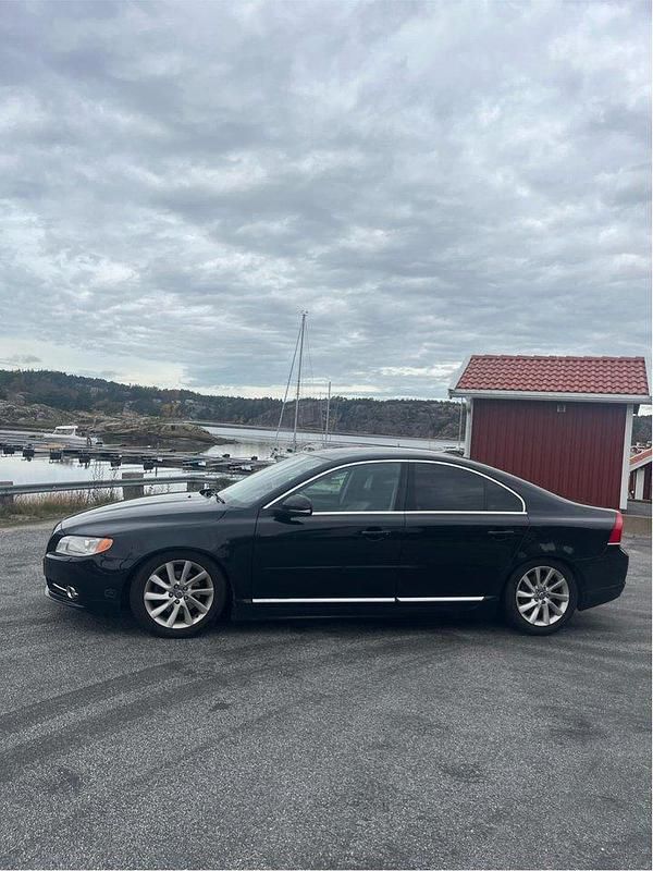 Svart Begagnad 2012 Volvo S80 Sedan | 60 000 kr (Marknadspris) - Bild 1/4