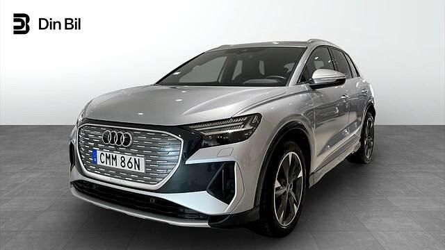Florettsilver metallic Begagnad 2025 Audi Q4 e-tron S-Line SUV | 529 000 kr (Marknadspris) - Bild 1/4