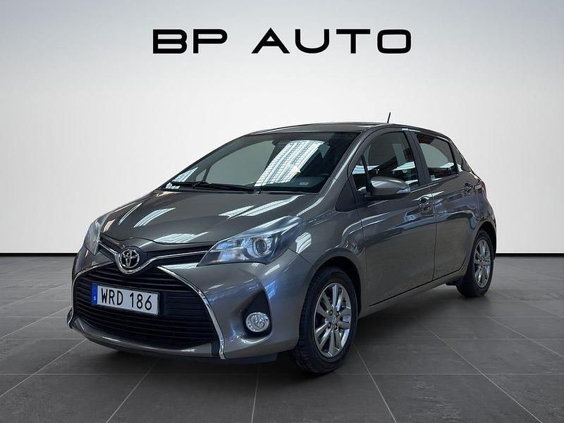 Begagnad Toyota Yaris Active 99 HK (72 kW) 2016 Mörkgrå Halvkombi