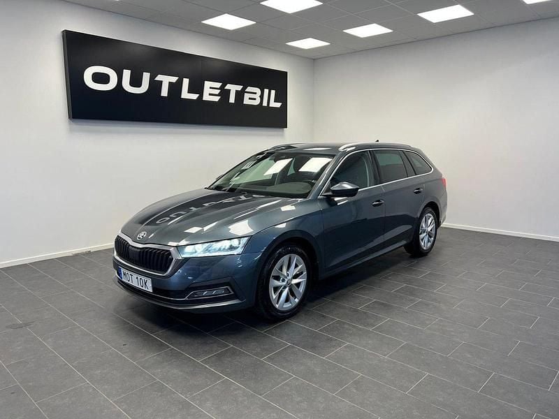Grå Begagnad 2021 Skoda Octavia Style Kombi | 169 000 kr (Marknadspris) - Bild 1/4