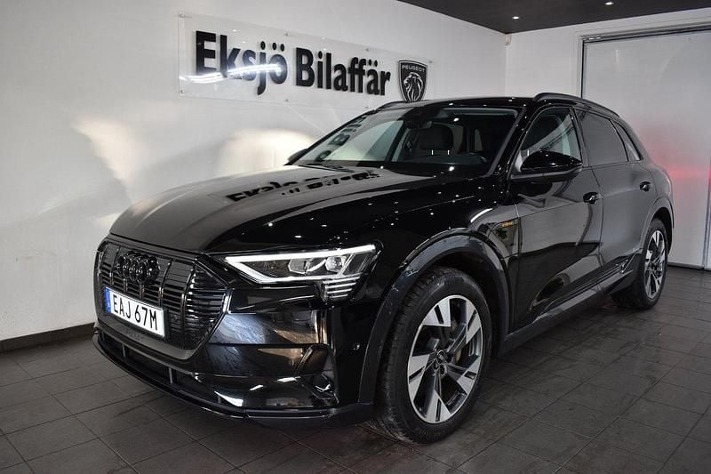Svart Begagnad 2022 Audi e-tron SUV | 369 500 kr (Superpris) - Bild 1/4