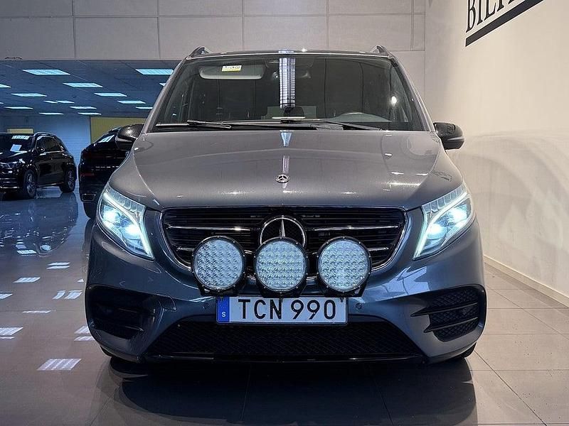 Begagnad Mercedes V250 AMG 190 HK (139 kW) 2018 Grå Minibuss