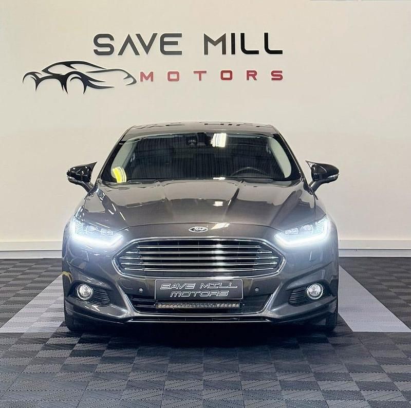 Grå Begagnad 2017 Ford Mondeo Business Edition Halvkombi | 149 900 kr (Dyr) - Bild 1/4