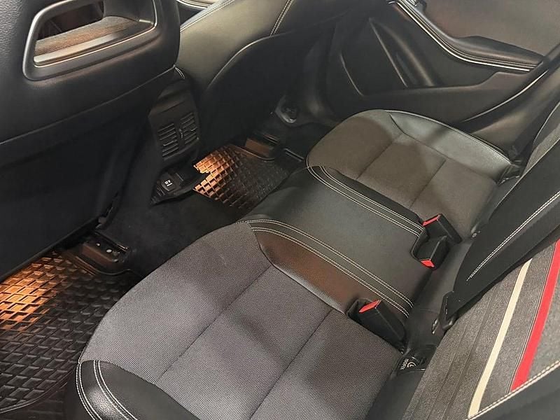 Begagnad Mercedes A180 Style 122 HK (89 kW) 2013 Silver Halvkombi