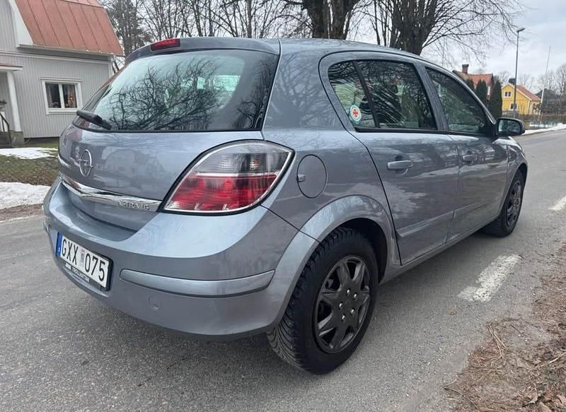 Begagnad Opel Astra 105 HK (77 kW) 2007