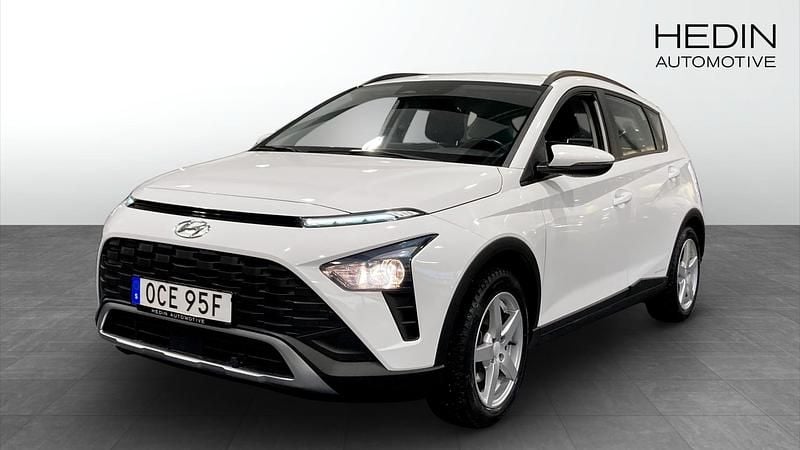Vit Begagnad 2021 Hyundai Bayon SUV | 149 800 kr (Bra pris) - Bild 1/4