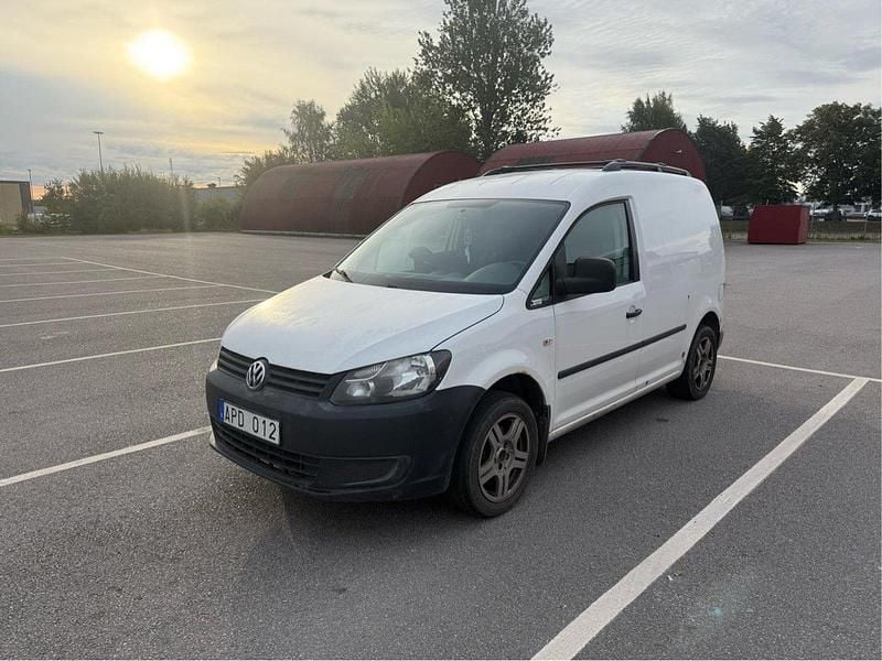 Vit Begagnad 2011 VW Caddy Minibuss | 36 900 kr (Bra pris) - Bild 1/4