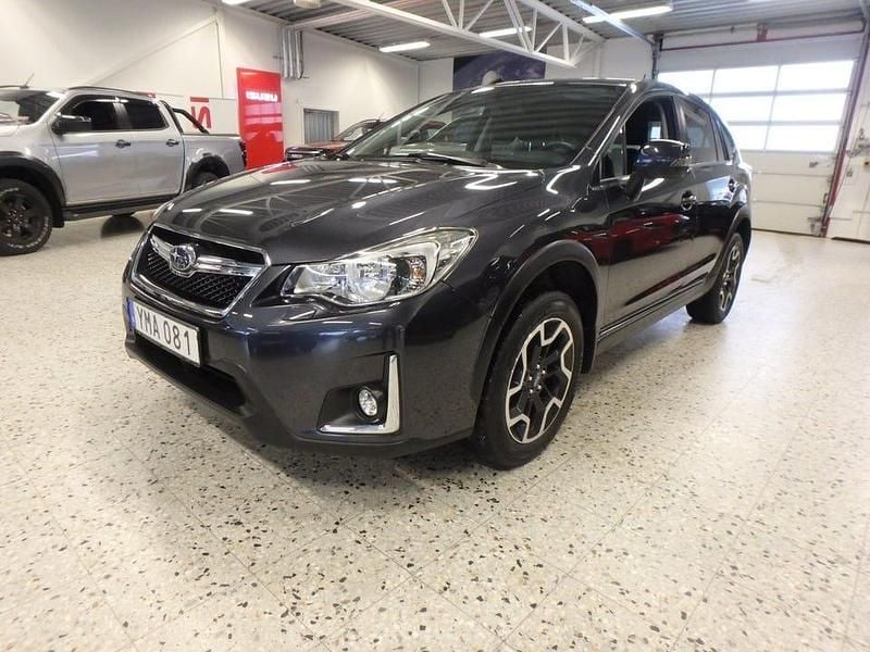 Mörkgrå Begagnad 2017 Subaru XV Sport SUV | 179 900 kr (Marknadspris) - Bild 1/4