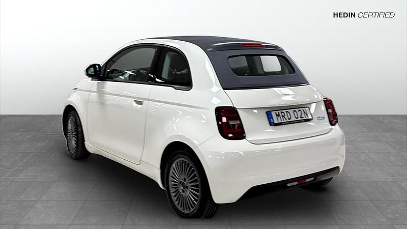 Begagnad Fiat 500e Icon 86 kW (118 HK) 2022 Vit Halvkombi