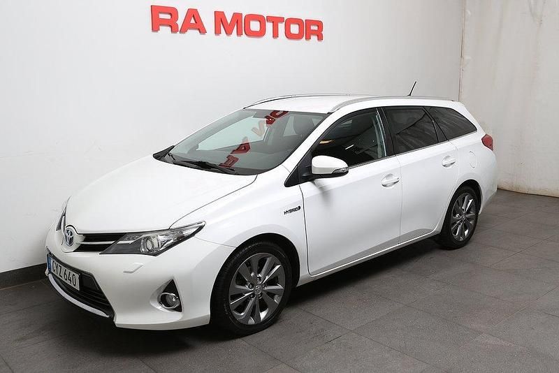 Vit Begagnad 2014 Toyota Auris Touring Sports Edition Kombi | 139 800 kr (Marknadspris) - Bild 1/3