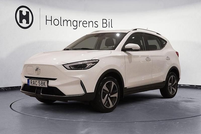 Vit Begagnad 2022 MG ZS Comfort SUV | 214 900 kr (Marknadspris) - Bild 1/4