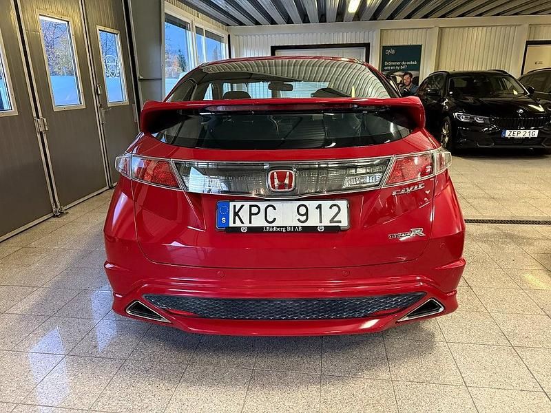 Begagnad Honda Civic Type R 201 HK (147 kW) 2010 Röd Halvkombi