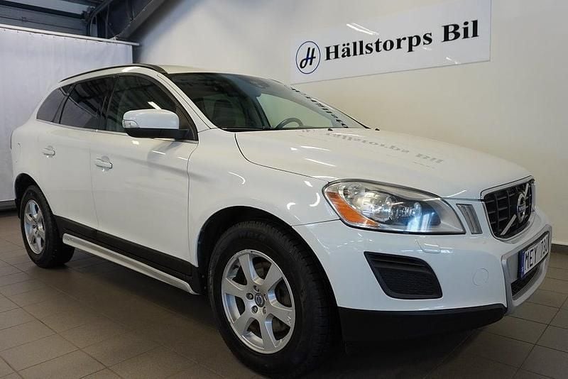 Vit Begagnad 2012 Volvo XC60 Momentum SUV | 79 900 kr (Marknadspris) - Bild 1/4