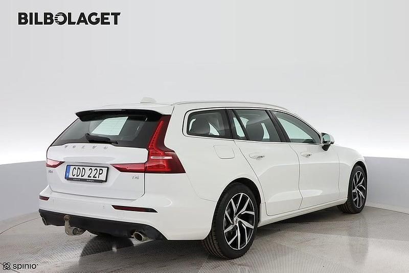 Begagnad Volvo V60 Momentum 192 HK (141 kW) 2019 Vit Kombi