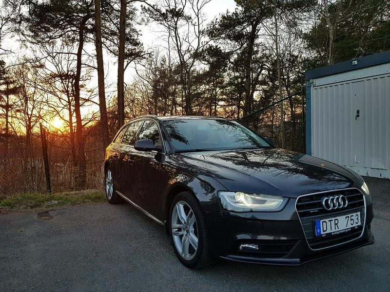 Grå Begagnad 2013 Audi A4 Kombi | 119 900 kr (Lite dyr) - Bild 1/4