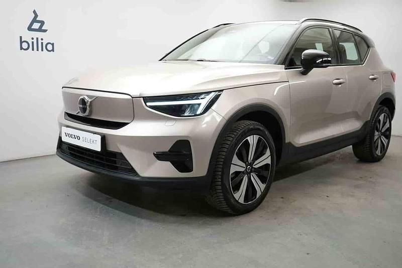 Grå Begagnad 2023 Volvo XC40 Single Motor SUV | 339 900 kr - Bild 1/1