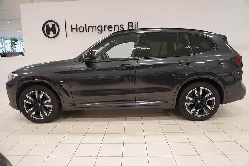 Begagnad BMW iX3 M Sport 210 kW (286 HK) 2022 Grå SUV