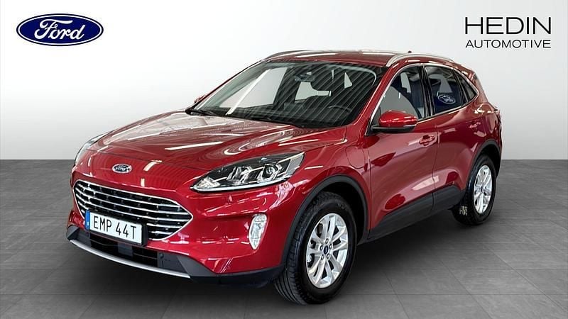 Silver Begagnad 2023 Ford Kuga Titanium SUV | 269 900 kr (Marknadspris) - Bild 1/4