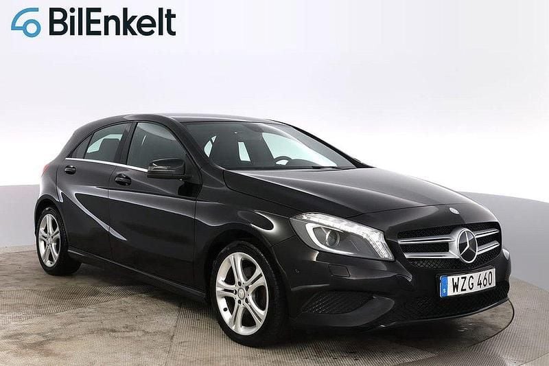 Svart Begagnad 2014 Mercedes A180 Business Halvkombi | 139 900 kr (Marknadspris) - Bild 1/4