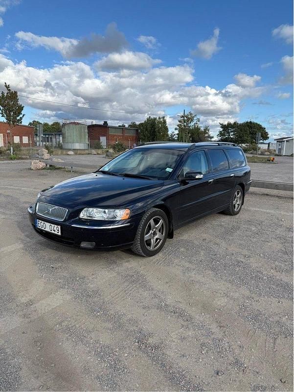 Blå Begagnad 2007 Volvo V70 Kombi | 70 000 kr (Dyr) - Bild 1/4