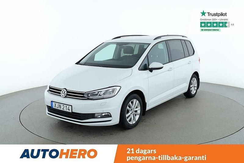 Vit Begagnad 2017 VW Touran Minibuss | 171 000 kr (Bra pris) - Bild 1/4