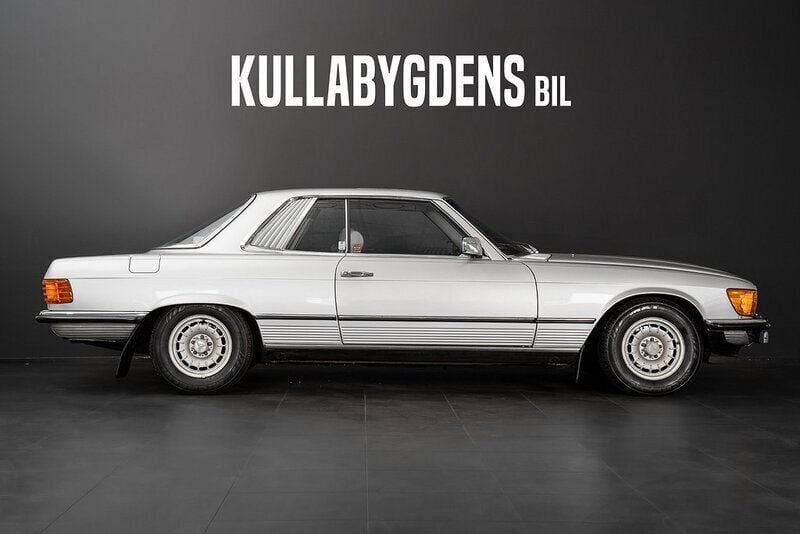 Begagnad Mercedes SLC450 224 HK (164 kW) 1980 Ljusgrå Sportkupé