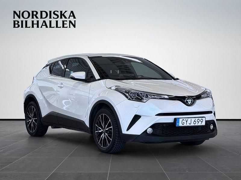 Vit Begagnad 2018 Toyota C-HR Multidrive S SUV | 184 795 kr (Marknadspris) - Bild 1/4