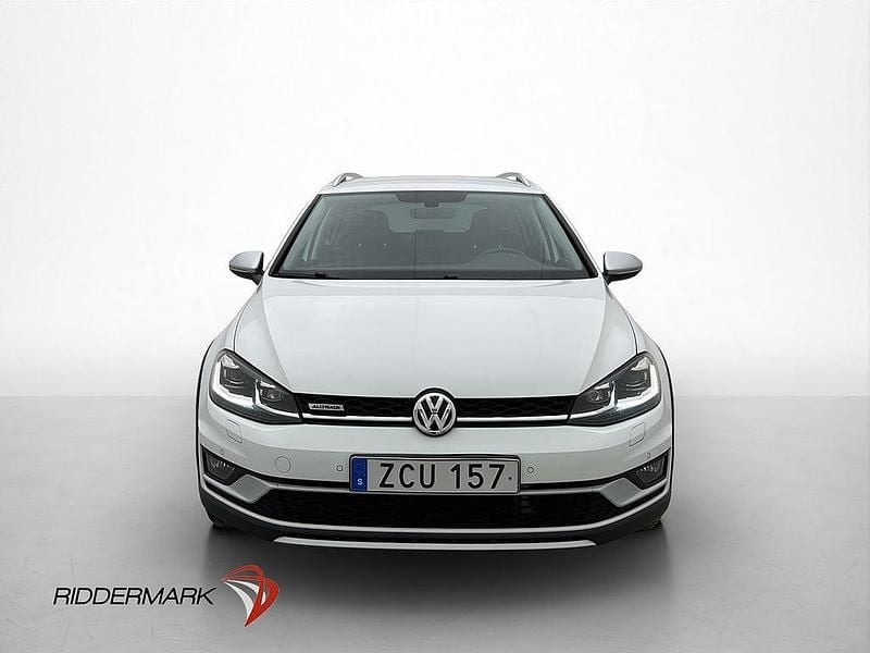 Begagnad VW Golf Alltrack 180 HK (132 kW) 2017 Vit Kombi