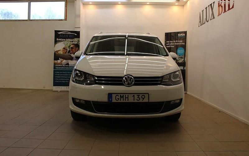 Begagnad VW Sharan 140 HK (102 kW) 2015 Vit Minibuss