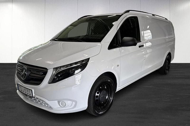 Vit Begagnad 2023 Mercedes Vito Minibuss | 289 000 kr (Superpris) - Bild 1/4
