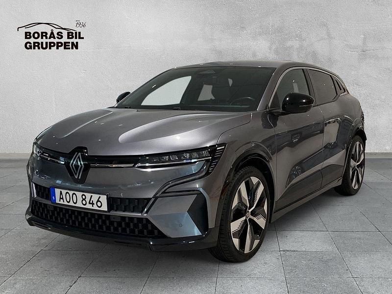 Begagnad 2022 Renault Mégane Techno Halvkombi | 299 000 kr (Marknadspris) - Bild 1/4