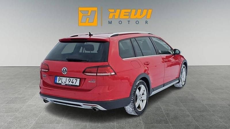 Begagnad VW Golf Alltrack S 182 HK (133 kW) 2017 Röd Kombi