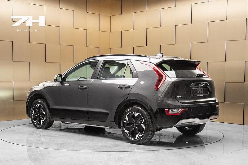 Begagnad Kia e-Niro 150 kW (204 HK) 2022 Grå SUV