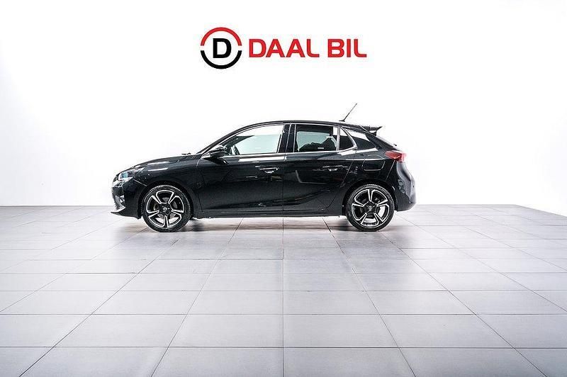 Svart Begagnad 2021 Opel Corsa Ultimate Halvkombi | 139 700 kr (Marknadspris) - Bild 1/4