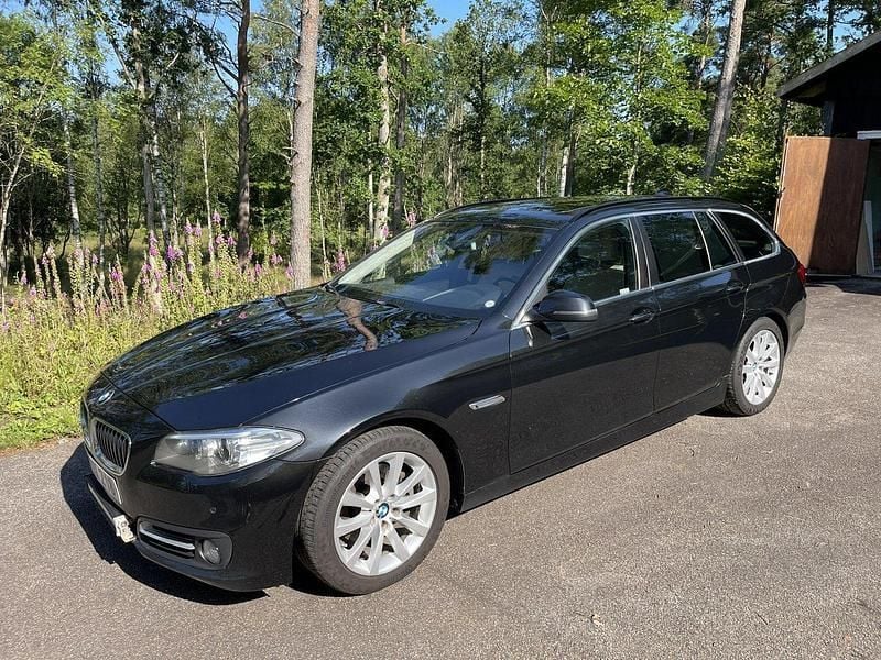 Svart Begagnad 2016 BMW 520 Kombi | 159 000 kr (Bra pris) - Bild 1/4