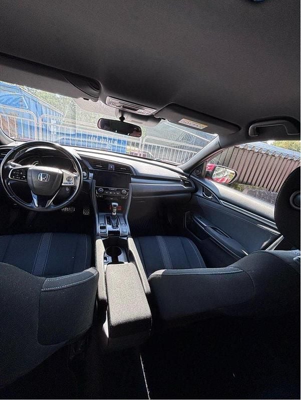 Röd Begagnad 2018 Honda Civic Elegance Halvkombi | 145 000 kr (Bra pris) - Bild 1/4