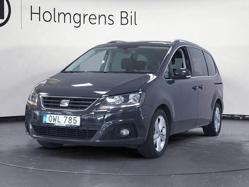 Grå Begagnad 2015 Seat Alhambra Minibuss | 178 800 kr (Marknadspris) - Bild 1/4