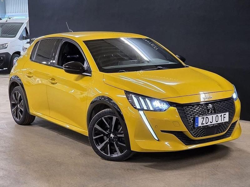 Gul Begagnad 2022 Peugeot 208 GT-line Halvkombi | 239 900 kr (Lite dyr) - Bild 1/4
